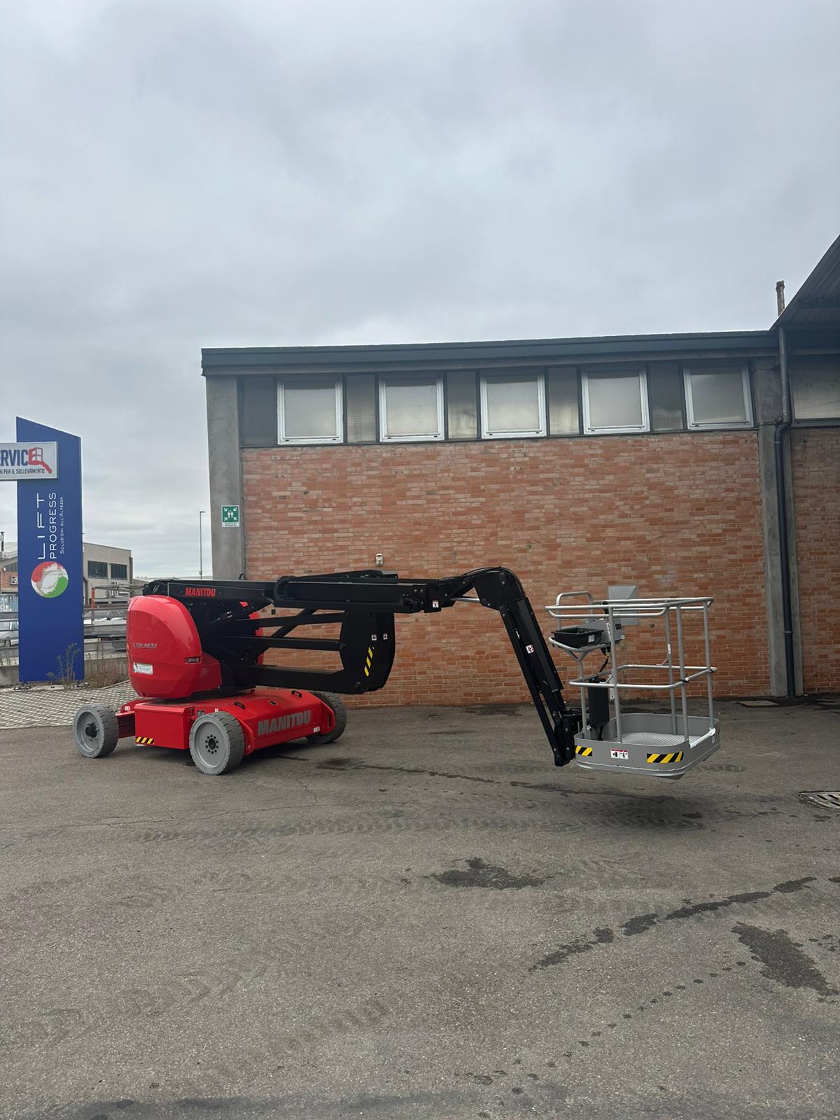 Piattaforma articolata elettrica